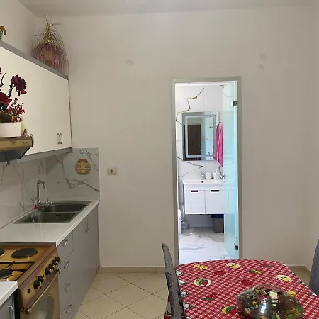 بيت ضيافة Avni Likometi 3*