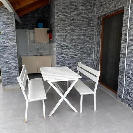 Avni Likometi Guest house *