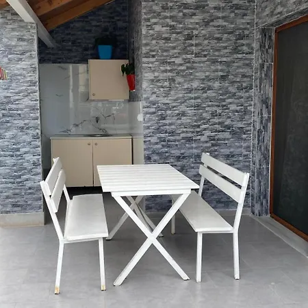 Guest house Avni Likometi *