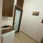 Avni Likometi Konukevi 3*