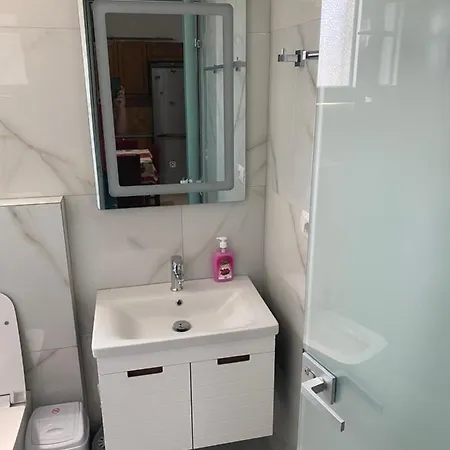 Avni Likometi Гостевой дом