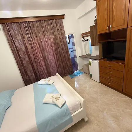 Avni Likometi Pensjonat 3*