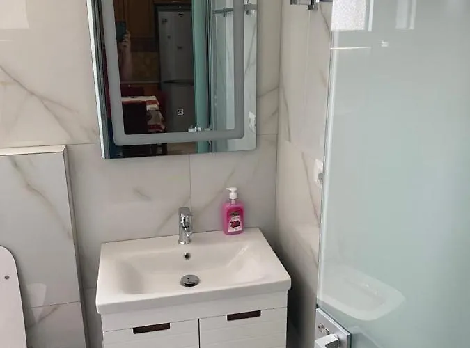 Avni Likometi Penzion