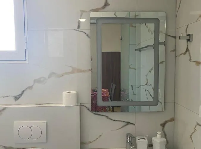 Penzion Avni Likometi Ksamil